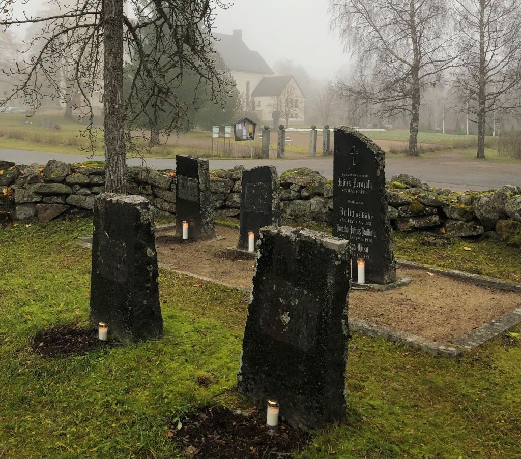 hautakiviä hautausmaalla